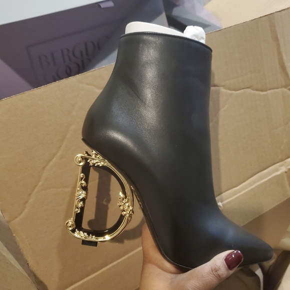 Meet your Posher, Almitra - Picture 2 of 12